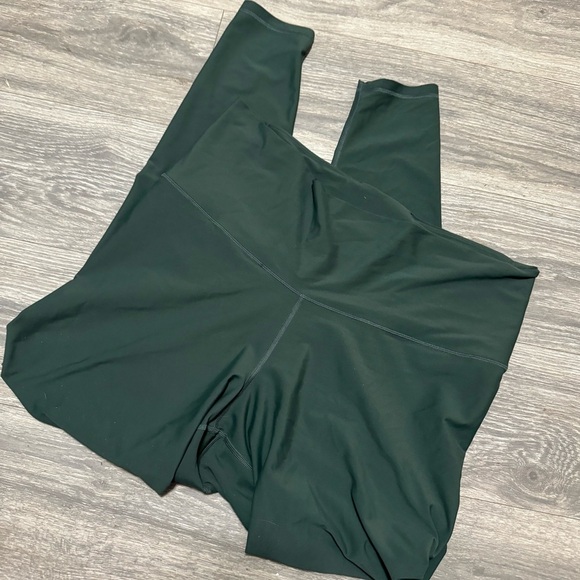 Highwaisted Compression Leggings - Picture 2 of 3